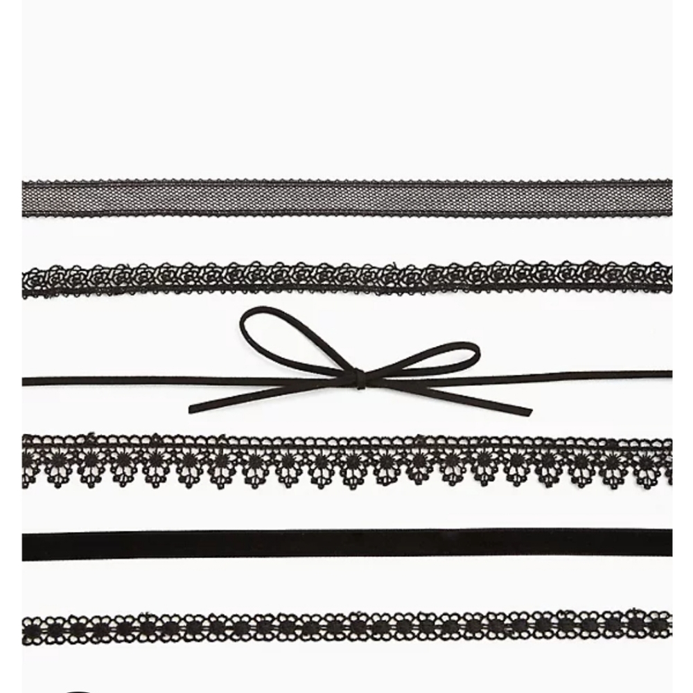 Torrid Lace and Ribbon Choker Necklace Set
